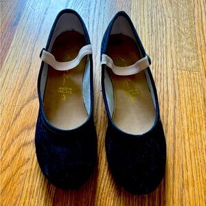 Katz canvas low heeled character shoes kids Sz 3 EUC